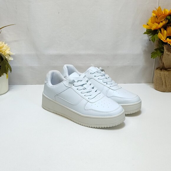 No Boundaries PU Platform Sneaker Women's Size 8.5 Memory Foam Casual Shoe NWT - Picture 1 of 11
